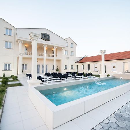 Villa Palace نوفي ساد المظهر الخارجي الصورة